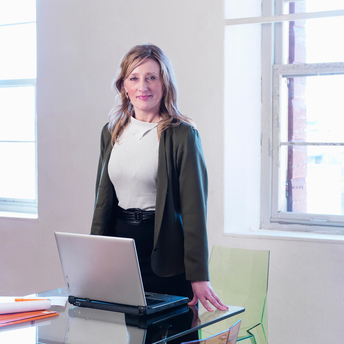 With over 15 years of experience in audit and risk advisory, Sarah leads complex engagements across financial services,